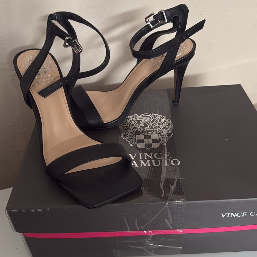 COPY - Black ankle strapped heels - Picture 3 of 4